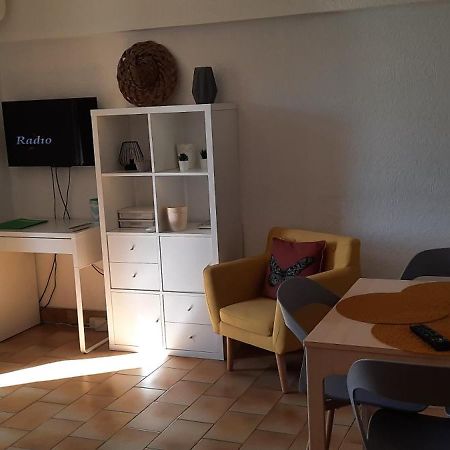 Appartement Climatise Avec Terrasse Au Coeur De นียงส์ ภายนอก รูปภาพ