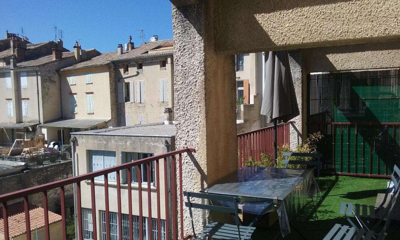 Appartement Climatise Avec Terrasse Au Coeur De นียงส์ ภายนอก รูปภาพ